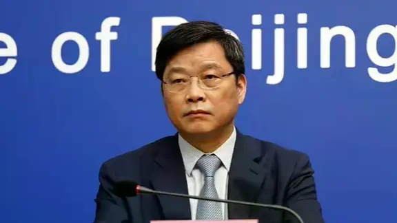 吴镇宇晒费曼王嘉尔合照