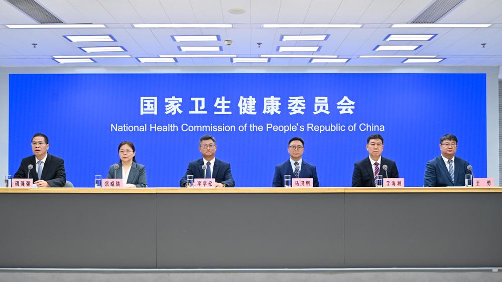 美伊在瑞士开始谈判 万斯：预计将取得更多进展